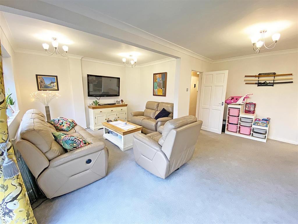 Springfield Close, Formby, Liverpool 5 bed detached house £420,000
