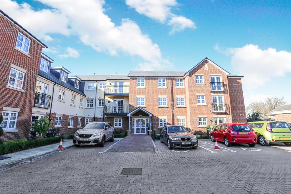 Parkland Place, Shortmead Street, Biggleswade, Bedfordshire, SG18 0AP 1