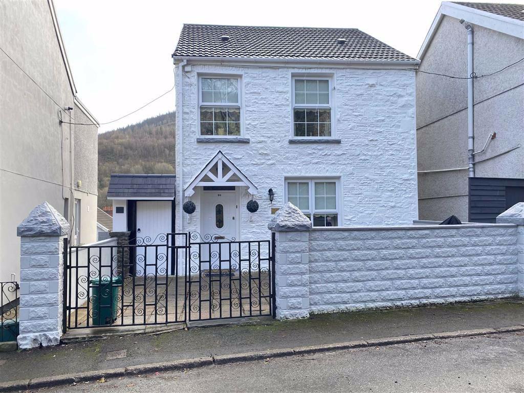 Fforchaman Road, Cwmaman, Aberdare, Mid 3 bed detached house