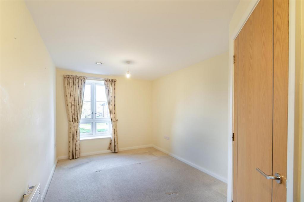 Bedroom 1.jpg