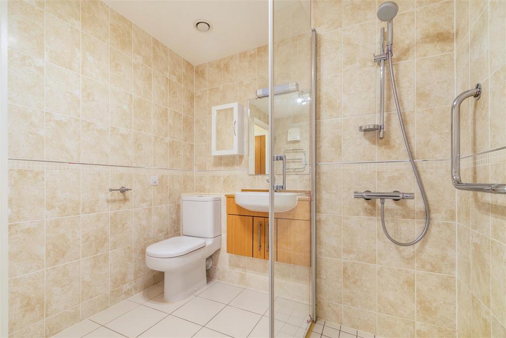 En-suite shower room.jpg