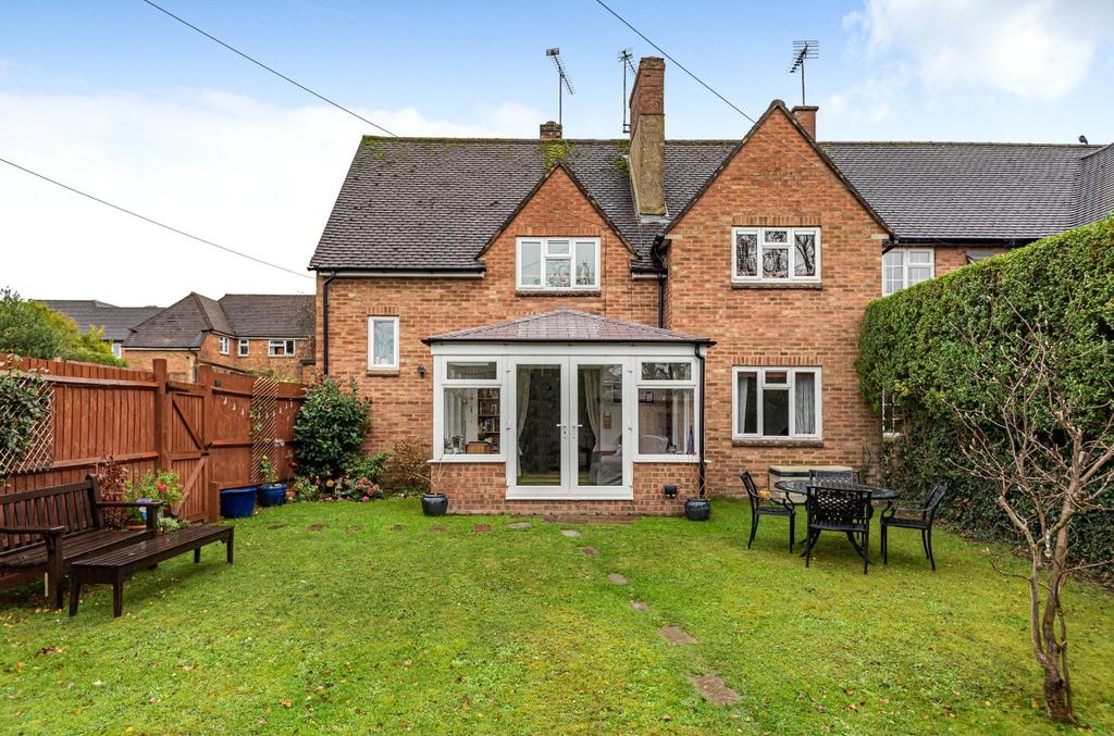 Hillside Close, Chalfont St. Peter... 2 bed £335,000
