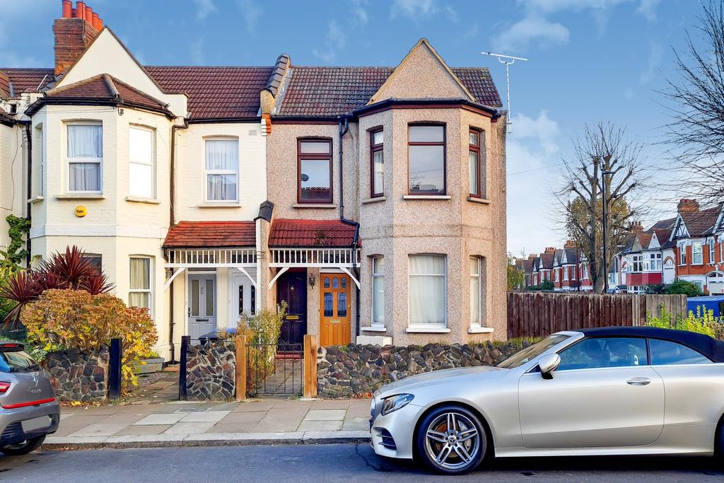 Avondale Road, London, N13 3 bed £1,700 pcm (£392 pw)