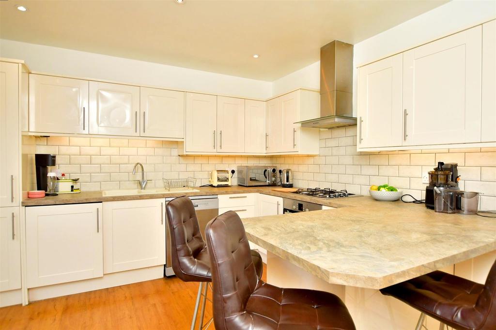 Kitchen/ Breakfast Room