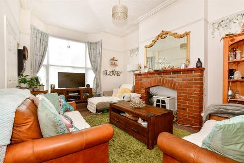 1 bedroom apartment for sale, Pier Street, Ventnor, Isle of Wight