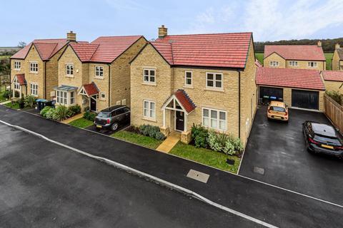 2 Olympian Close, Long Hanborough, Witney, OX29 8FY