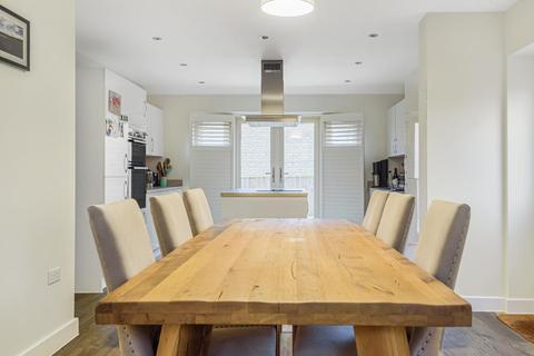 2 Olympian Close, Long Hanborough, Witney, OX29 8FY