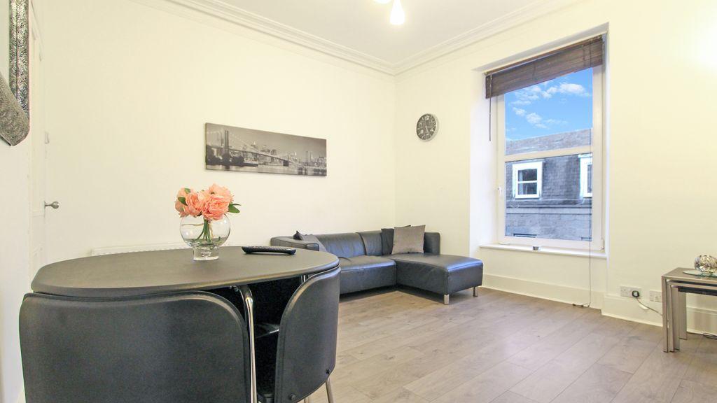 Living / Dining Area