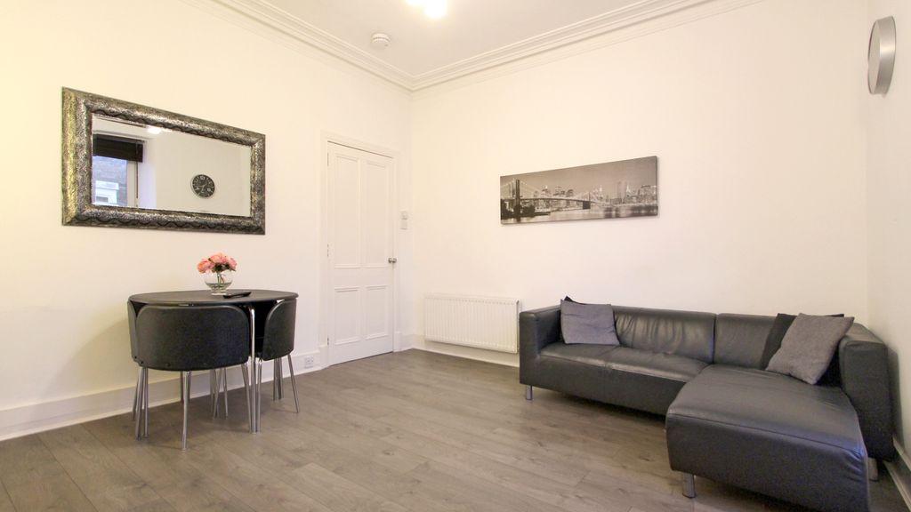 Living / Dining Area