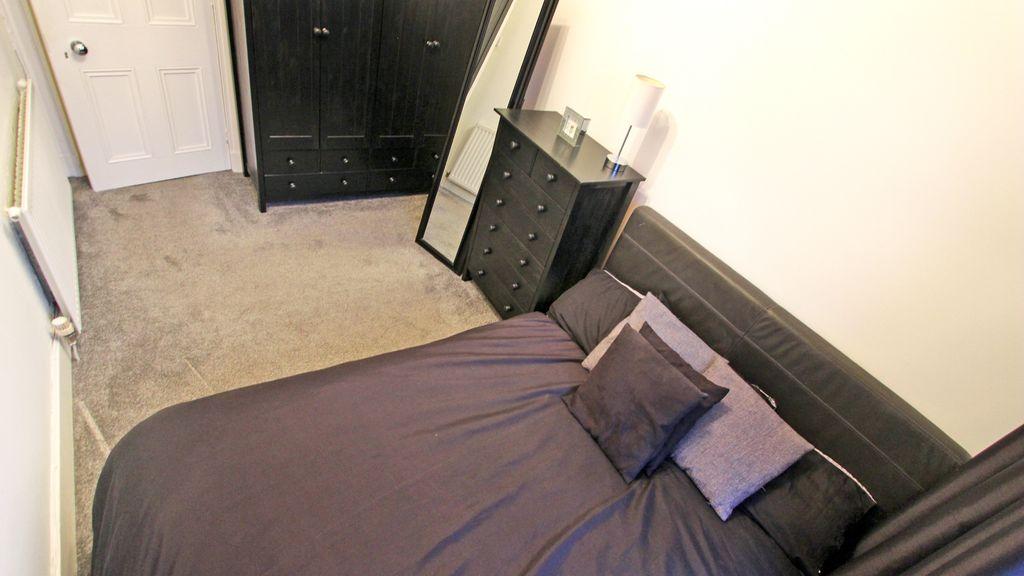 Bedroom 1 (Double)