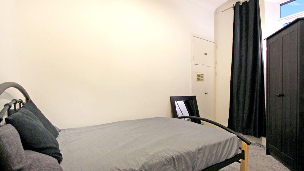 Bedroom 2 (Double)