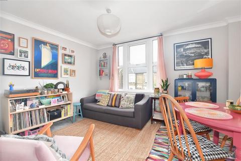 1 bedroom flat for sale - Carisbrooke Road, London