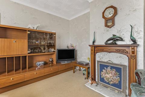 8 Southold Rise, London, SE9 3BG