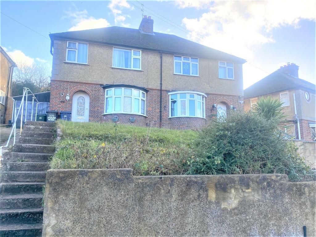 Dashwood Ave High 3 bed semidetached house £1,300 pcm (£300 pw)