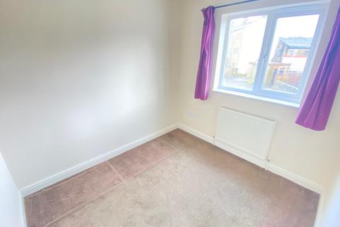 2 bedroom semi-detached house to rent, Stainland Road, Outlane HD3