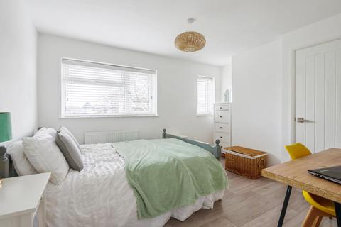 9 Cheyney Walk, Abingdon, OX14 1HN