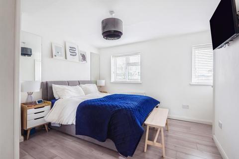 9 Cheyney Walk, Abingdon, OX14 1HN