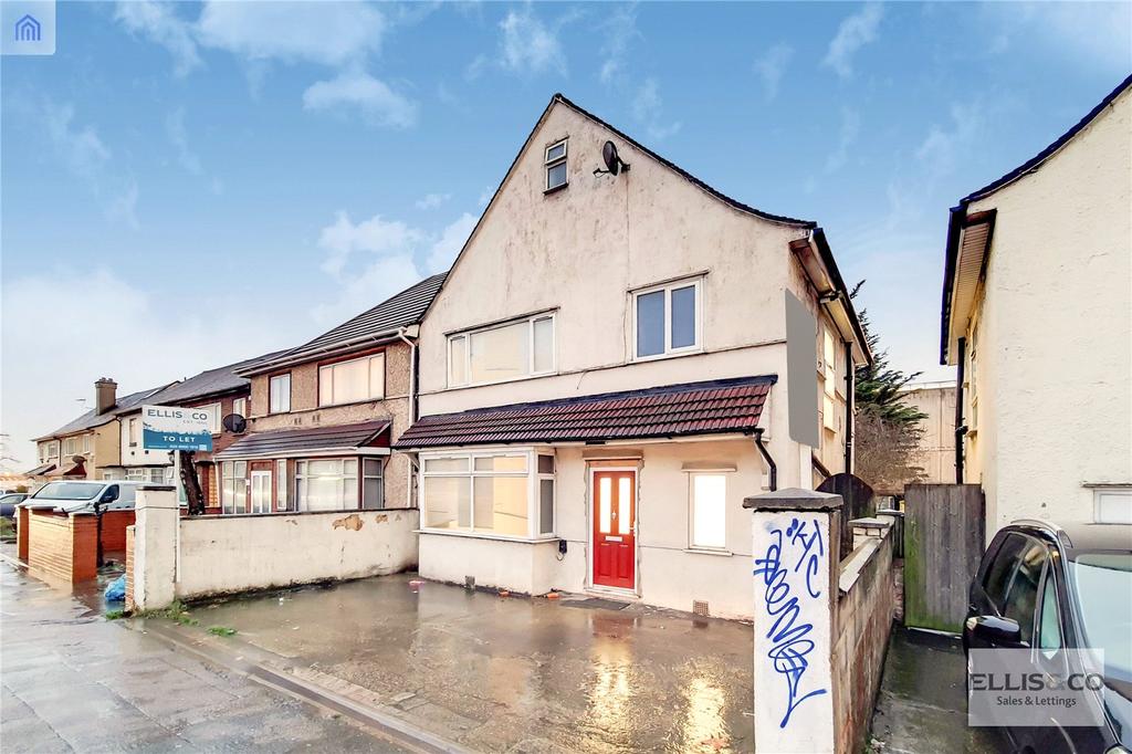 North Circular Road, London, NW10 6 bed semidetached house £3,250