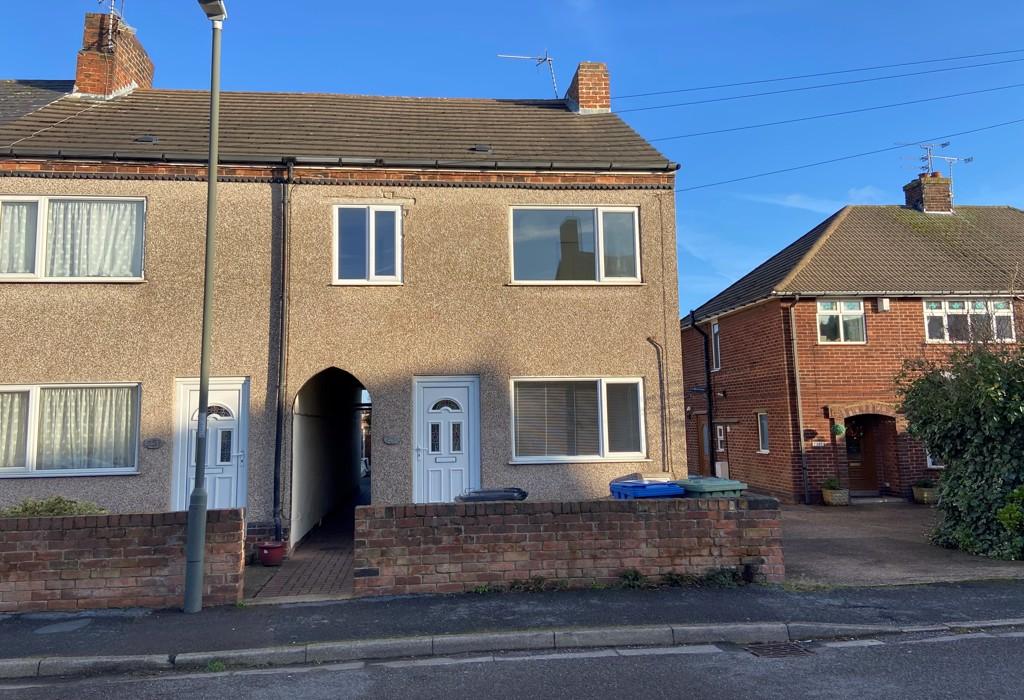 Manor Road, Brimington, Chesterfield 3 bed end of terrace house £625