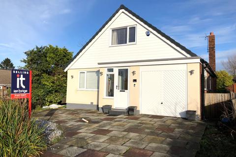 3 bedroom detached bungalow for sale - Thornway, High Lane, Stockport, SK6