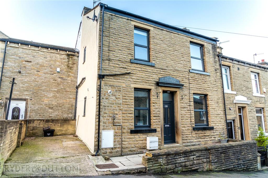 Queen Street, Greetland, HALIFAX... 2 bed end of terrace house £120,000