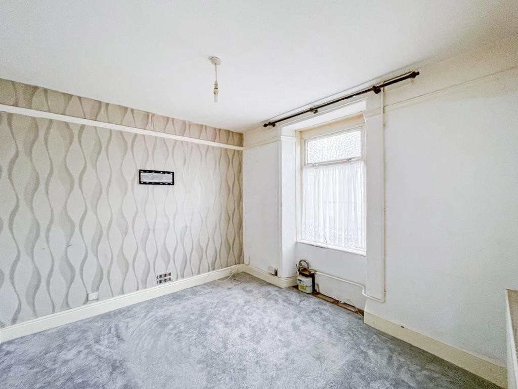 Glynllwchwr Road, Pontarddulais... 3 bed terraced house £125,000