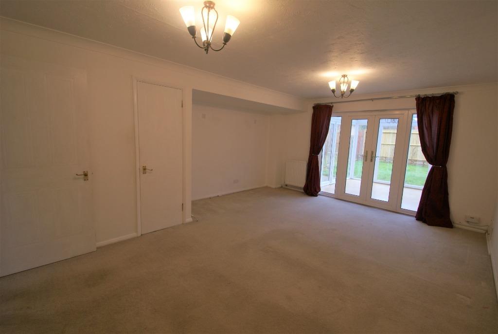 Cornflower Way, Ludgershall, SP11 3 bed semidetached house £1,050