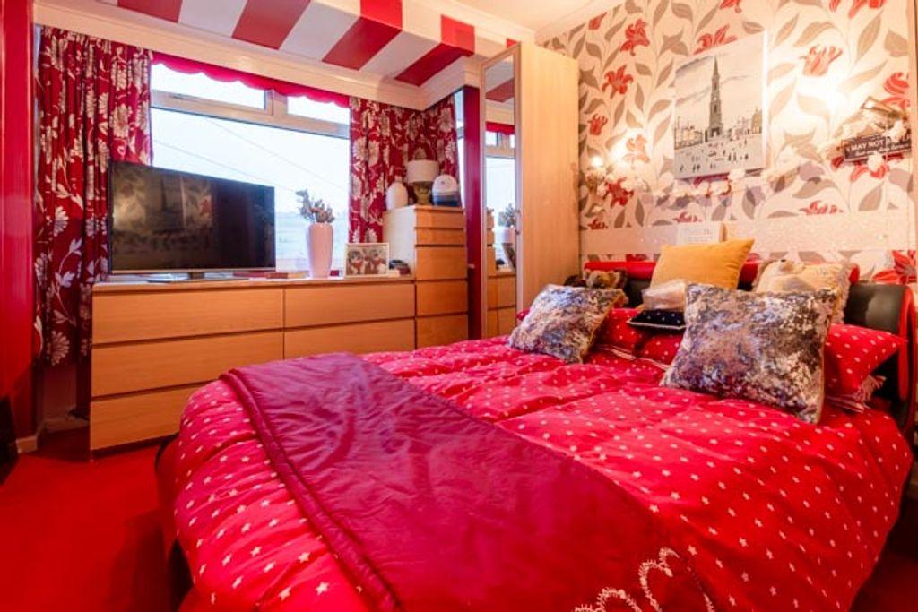 Bedroom 1 (Double)