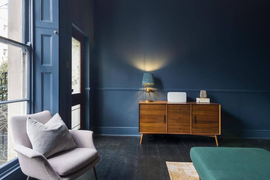 Sitting room profile