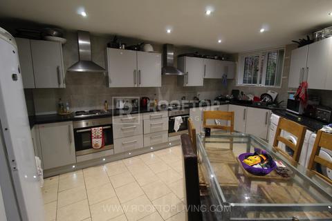 9 bedroom house to rent, Regent Park Terrace, Leeds LS6