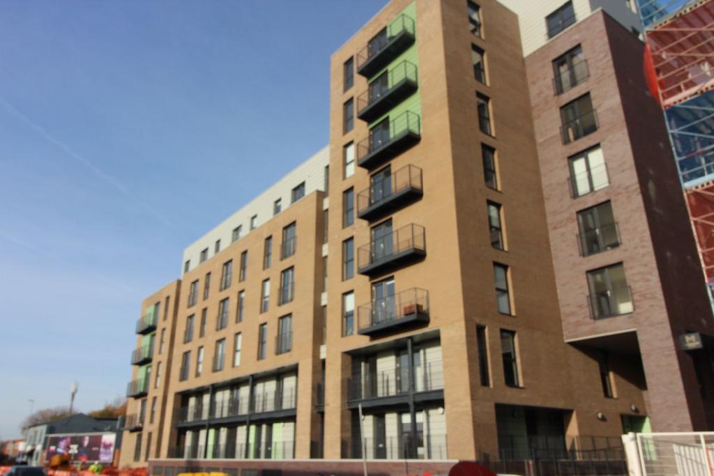 Middlewood Plaza, Salford 1 bed apartment £170,000