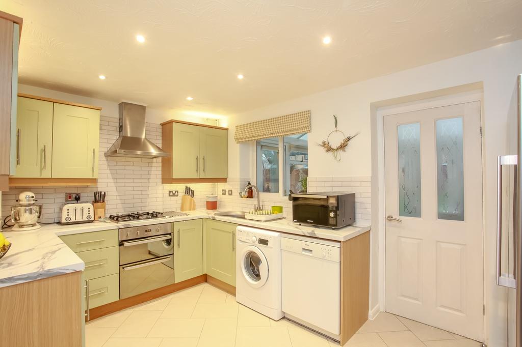 Winchester Close, Banbury 3 bed semidetached house £289,950
