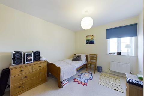 105 Greenways, Gloucester, GL4 3SA
