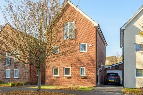 9 Austin Way, Bracknell, RG12 9HQ