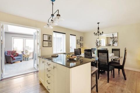 9 Austin Way, Bracknell, RG12 9HQ