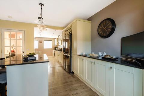 9 Austin Way, Bracknell, RG12 9HQ