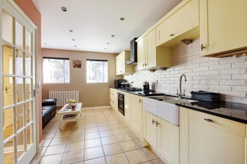 9 Austin Way, Bracknell, RG12 9HQ