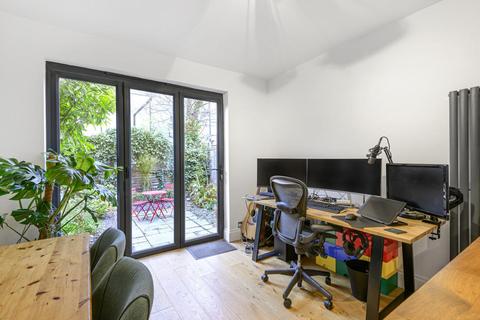 33 Tynemouth Road, Mitcham, CR4 2BQ