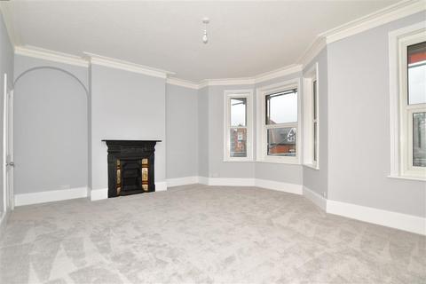 207 Cheriton Road, Folkestone, CT19 4AT
