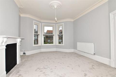 207 Cheriton Road, Folkestone, CT19 4AT