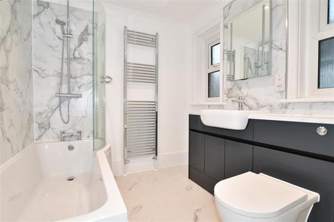 207 Cheriton Road, Folkestone, CT19 4AT