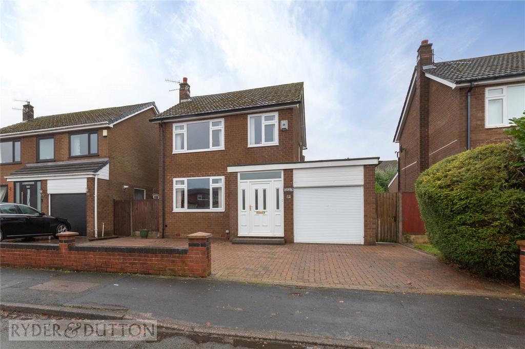 Lower Barn Road, Hadfield, Glossop, SK13 3 bed detached house £280,000