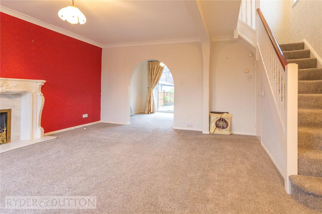 Lower Barn Road, Hadfield, Glossop, SK13 3 bed detached house £280,000