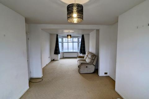 3 bedroom semi-detached house to rent, Rutland Crescent, Luton LU2