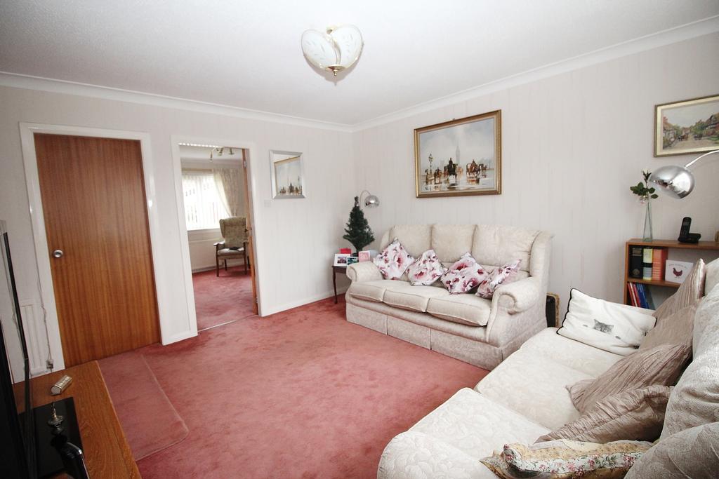 Strathleven Drive, Alexandria G83 3 bed detached house £183,000