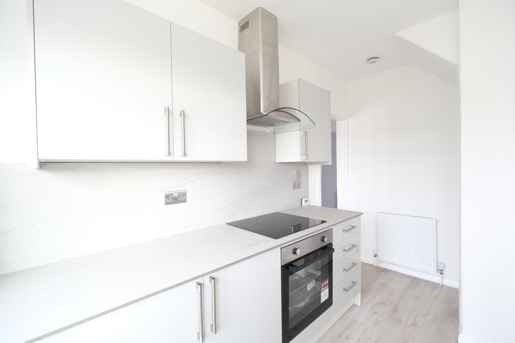 Ferney Road, East EN4 3 bed semidetached house £684,995