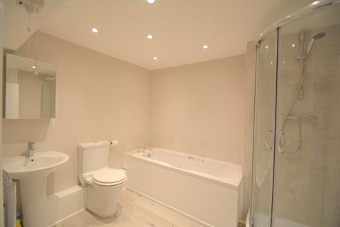 2 bedroom apartment to rent, Hersham