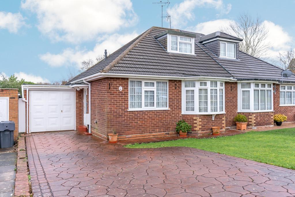 Tranter Avenue, Alvechurch, B48 7PH 3 bed semidetached bungalow £299,950