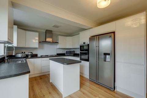 73 Hay Lane, Shirley, Solihull, B90 4TZ