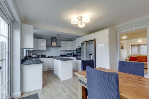 73 Hay Lane, Shirley, Solihull, B90 4TZ